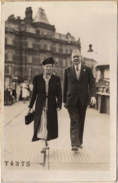 James Tait McGinty and his wife Bertha, possibly at The Grapes, India street, Aldgate