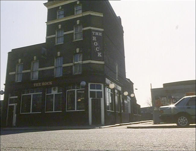 The Rock (in the film ID), as the Rising Sun, 72 Jamaica Road, Bermondsey - in 1995