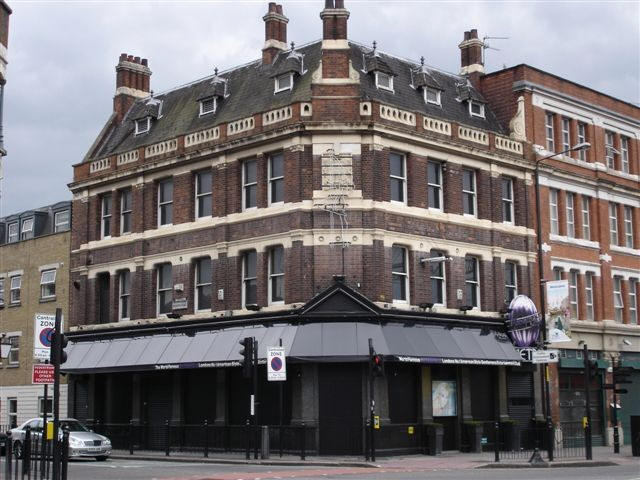 Arabian Arms, 234 Cambridge Heath Road - in May 2006