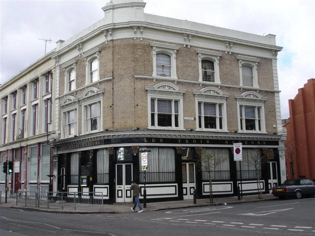Knave of Clubs, 25 Bethnal Green Road - in May 2006