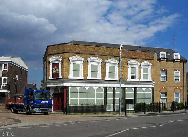St Leonards Arms, 162 St Leonards Street E14 - in July 2014