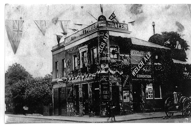 Prince Albert, 22 Victoria Road, Peckham, Camberwell - in 1901 (George H Baker named above the door)