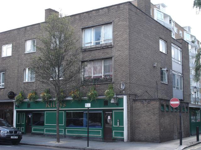 Riley Arms, 433 Kings Road, SW10 - in July 2007