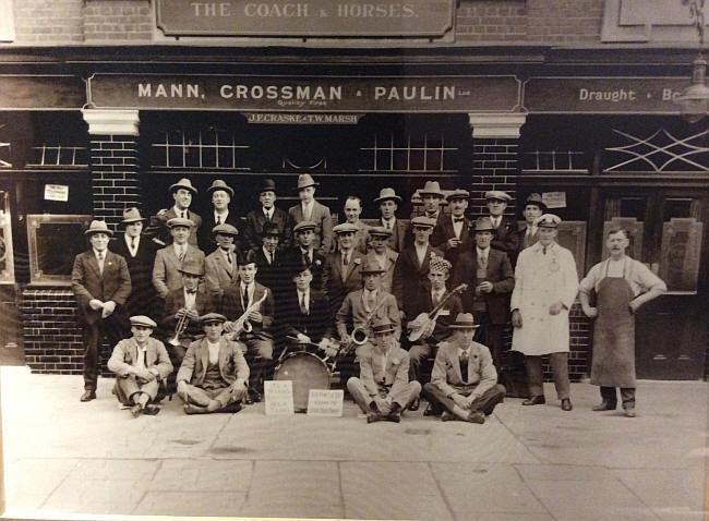 Coach & Horses, 175 Clapham Park Road SW4 - Licensees Craske and Marsh, in 1926