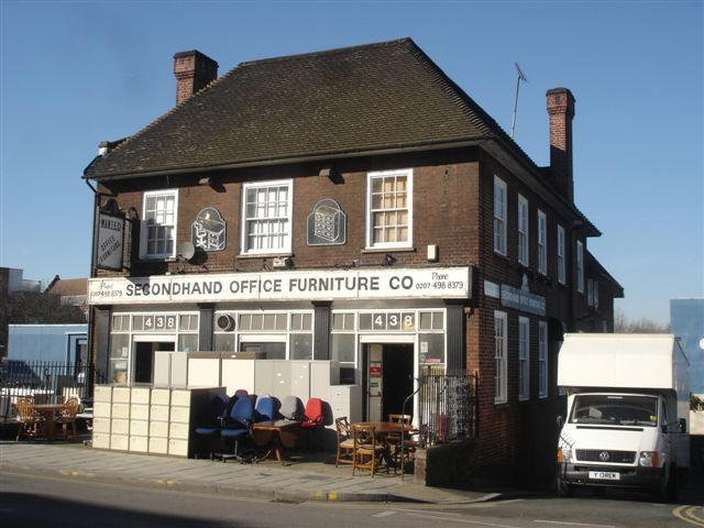 Queen, 438 Wandsworth Road, SW8 - in February 2008