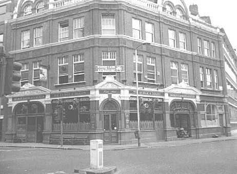George & Dragon, 240 St John Street EC1- in 1986