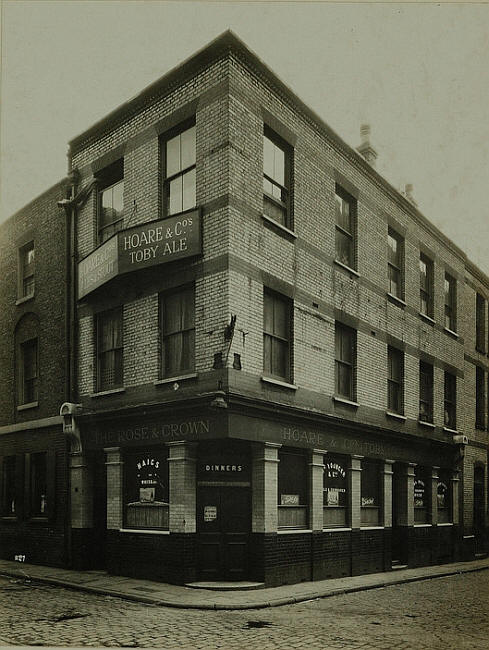 Rose & Crown, 32 Dallington Street, Goswell Road, Clerkenwell, London