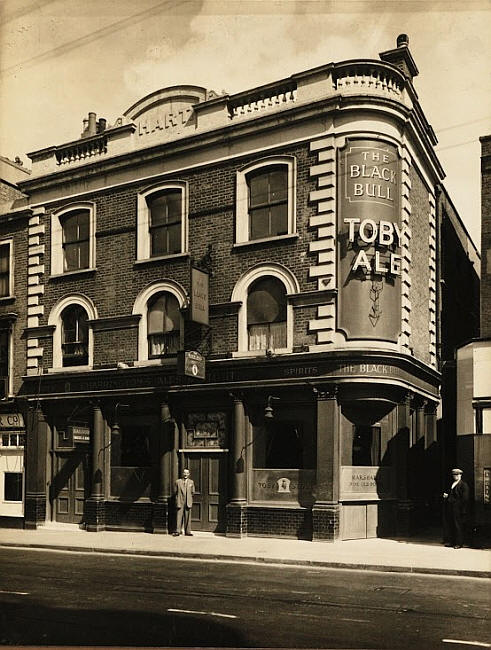 Black Bull, 192 High Street, Stoke Newington, London, N16 - in 1941 or earlier as licensee is Hart