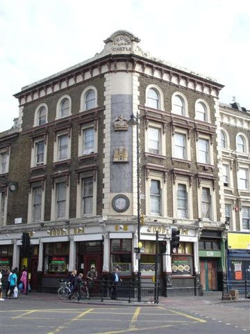 Crown & Castle, 600 Kingsland Road - in September 2006