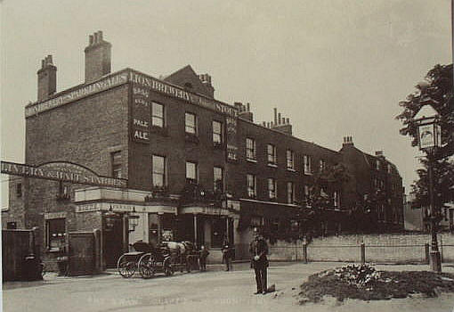 Old Swan Tavern, Clapton Common - in 1886