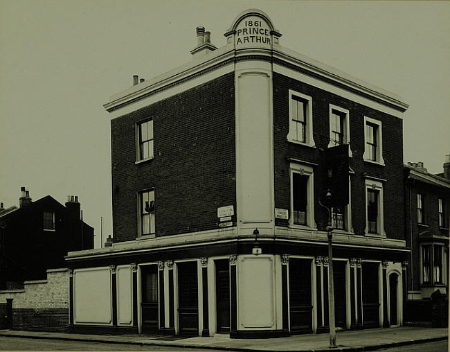 Prince Arthur, 95 Forest Road, Dalston, Hackney E8 - in 1952