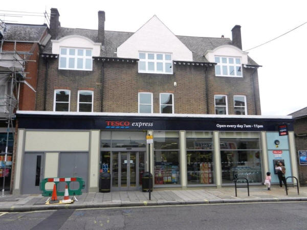 Travellers Rest, 93 Askew Road, Shepherds Bush, W12 - in June 2011