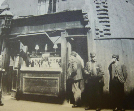 Magpie & Stump, 56 Fetter Lane, EC4 - circa 1900