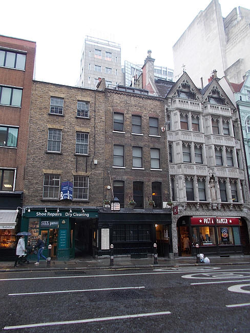 Old Cheshire Cheese, 145 Fleet Street EC4 - in February 2019