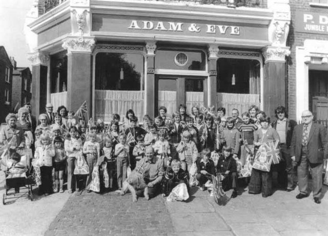 Adam & Eve, 475 Liverpool Road, Islington - Licensees Bill & Win Stanford in 1977 Jubilee celebrations
