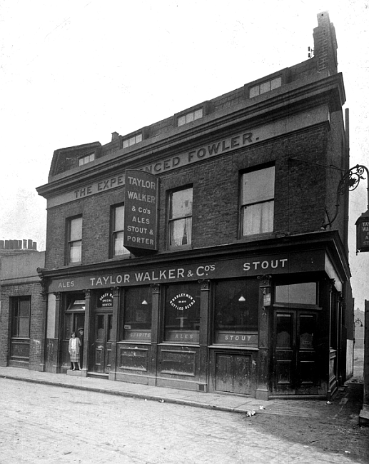 The Experienced Fowler, Northey Street in the 1930s