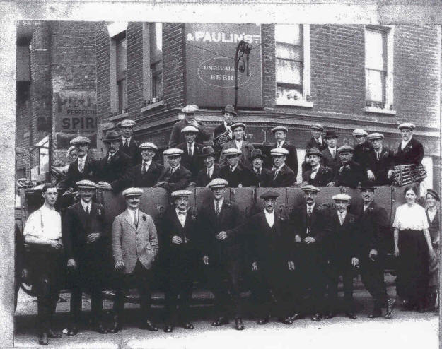 The  Rose & Crown , Salmons Lane. Limehouse - circa 1931