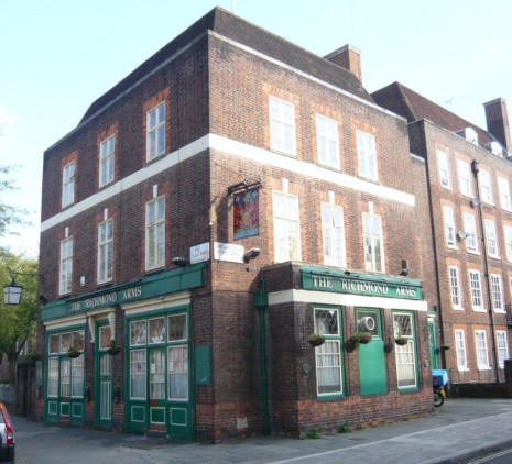 Richmond Arms, 1 Orchardson Street, NW8 - in April 2009