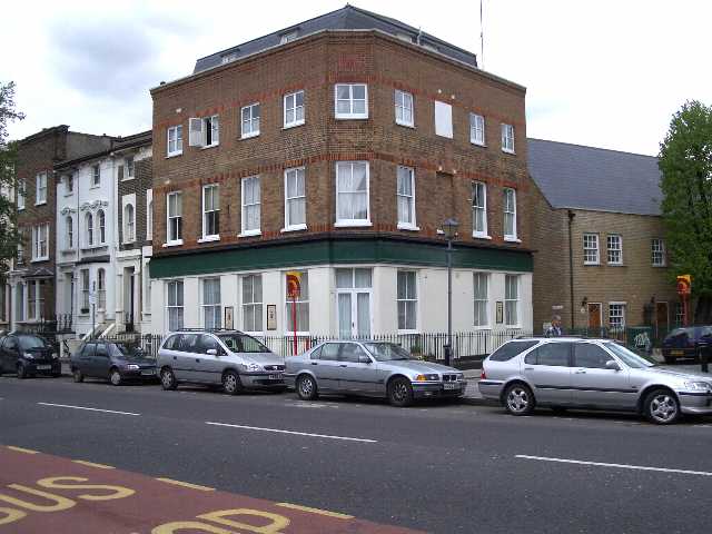 Railway Tavern, in recent years -  Kindly provided by Philip Mernick @ http://www.mernick.co.uk/thhol/ 