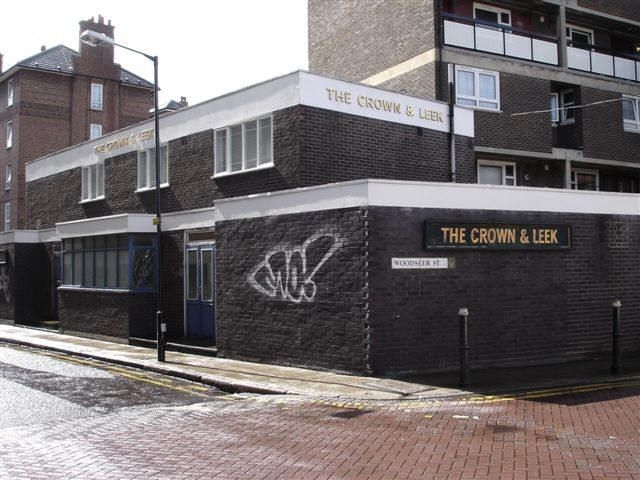 Crown & Leek, 6 Deal Street E1 - in April 2006