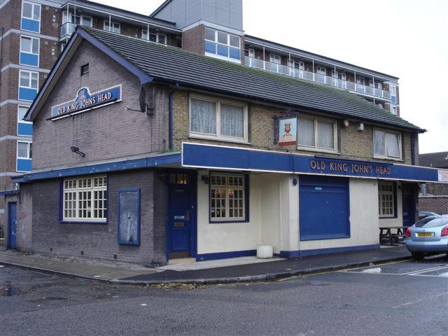 Old King John's Head, 90 Whiston Road, E2 - in November 2006