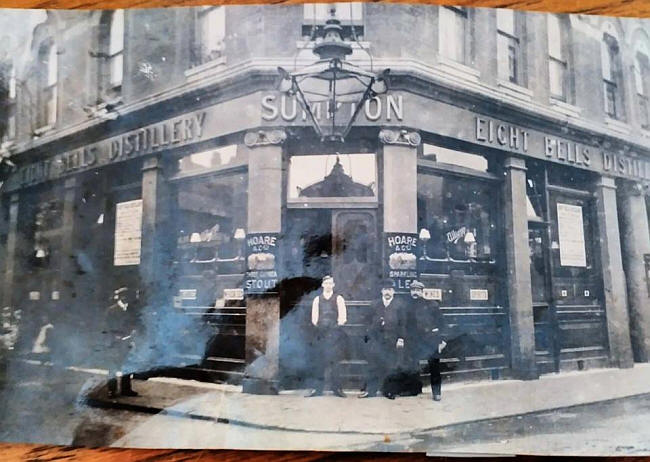 Eight Bells, 20 Collingwood Street, Southwark Christchurch, London - early 1900s