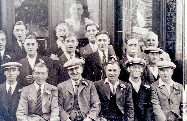 About 1938 - Beano from The Prince Consort in New Kent Road, Bill Ripper (middle row with patterned tie)  with Billy Northwood, Billy Saul, Bert Mathew, Jimmy Archer, Bill Ripper and Jimmy Lilycrop