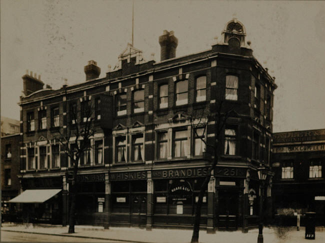 Kings Arms, 251 Tooley Street,Southwark St John Horsleydown SE1
