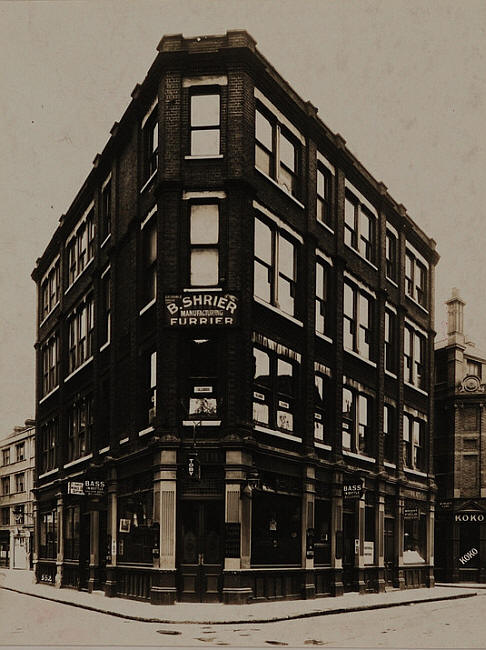 St James Tavern, 35 Creechurch Lane,, St James Dukes Place, London EC3