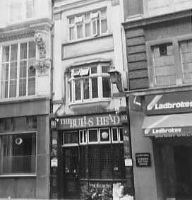 Bulls Head, 80 Leadenhall Street - in 1986