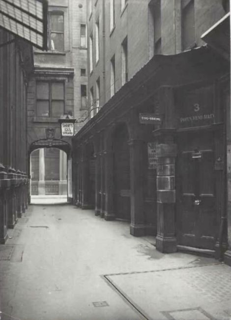Shorts, 3 Popes Head Alley, EC3 in 1928