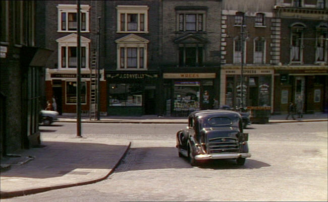 The Hansler Arms, 133 Kings Cross Road in the 1955 film The Lady Killers
