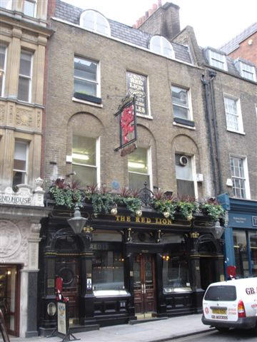 Red Lion, 2 Duke of York Street, SW1 - in March 2007