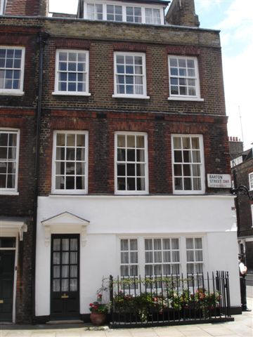 Salutation Inn, 6 Barton Street, SW1 - in June 2007