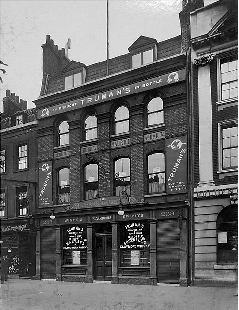 Grave Maurice, Whitechapel Road - Licensee E A Giddens