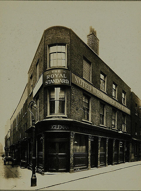 Royal Standard, 9 Well Street, Whitechapel E1