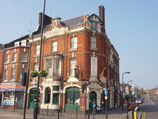 Beaconsfield Hotel, 357-359 Green Lanes, N4 - in April 2010