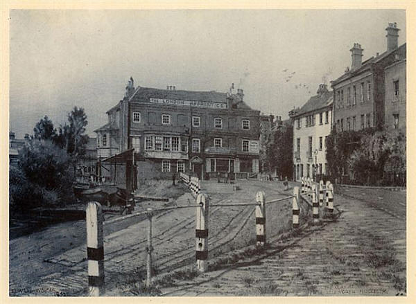 London Apprentice, Isleworth - in 1940