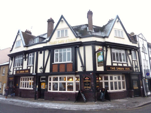 Swan Inn, 1 Swan Street, Isleworth - in January 2010