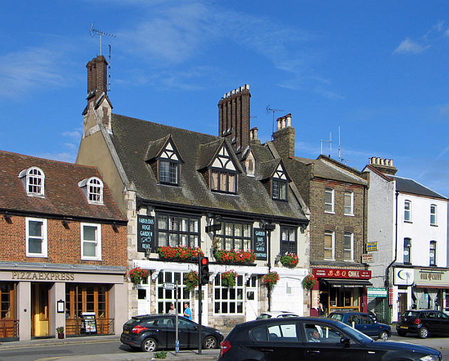 Griffin, 1262 High Road N20 - in July 2015