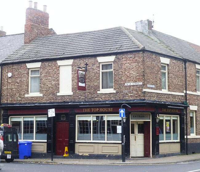 Albion Inn (Top House), 16 & 17 Albion Road, North Shields - in October 2013