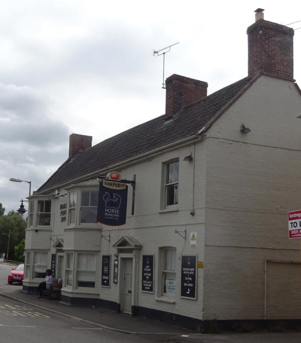 Horse Pond Inn, The Triangle, Castle Cary, Somerset BA7 7BD - in August 2020