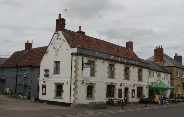 White Hart, Fore street, Castle Cary, Somerset BA7 7BQ - in August 2020