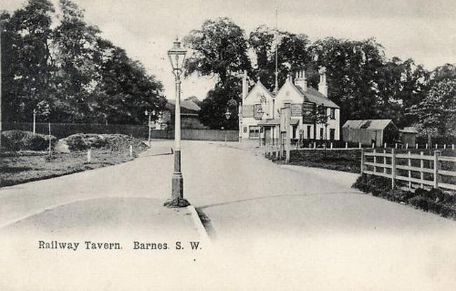 Railway Tavern, Barnes - in 1905