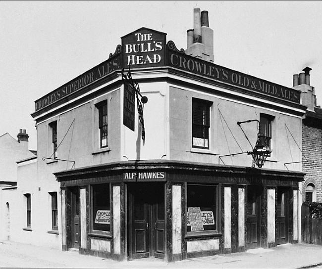 Bulls Head, 39 Laud Street, Croydon, Surrey - circa 1920 licensee Alfred Hawkes