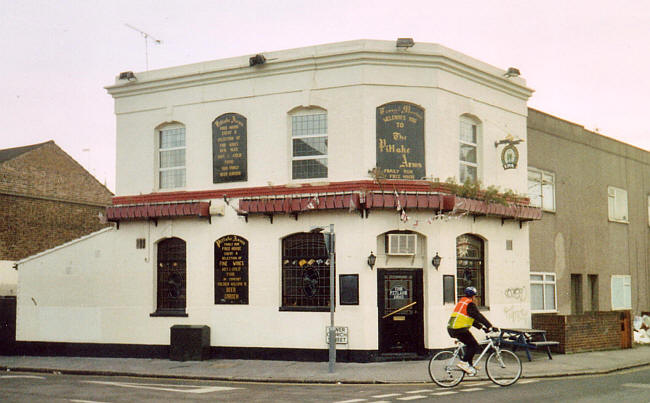 Pitlake Arms, 77 Waddon New Road, Croydon - in 2009
