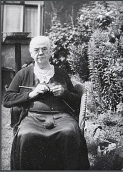 Mary Norton as an elderly lady