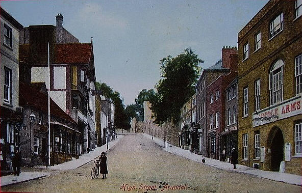 Norfolk Arms, High Street, Arundel - early 1900s