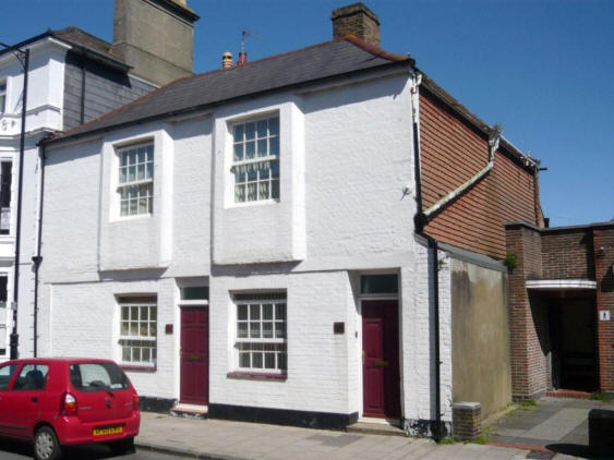 Running Horse, 21 Western Road, Lewes - in April 2009