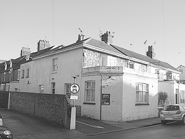 Albion Inn, 30 River Road, Littlehampton - in January 2014